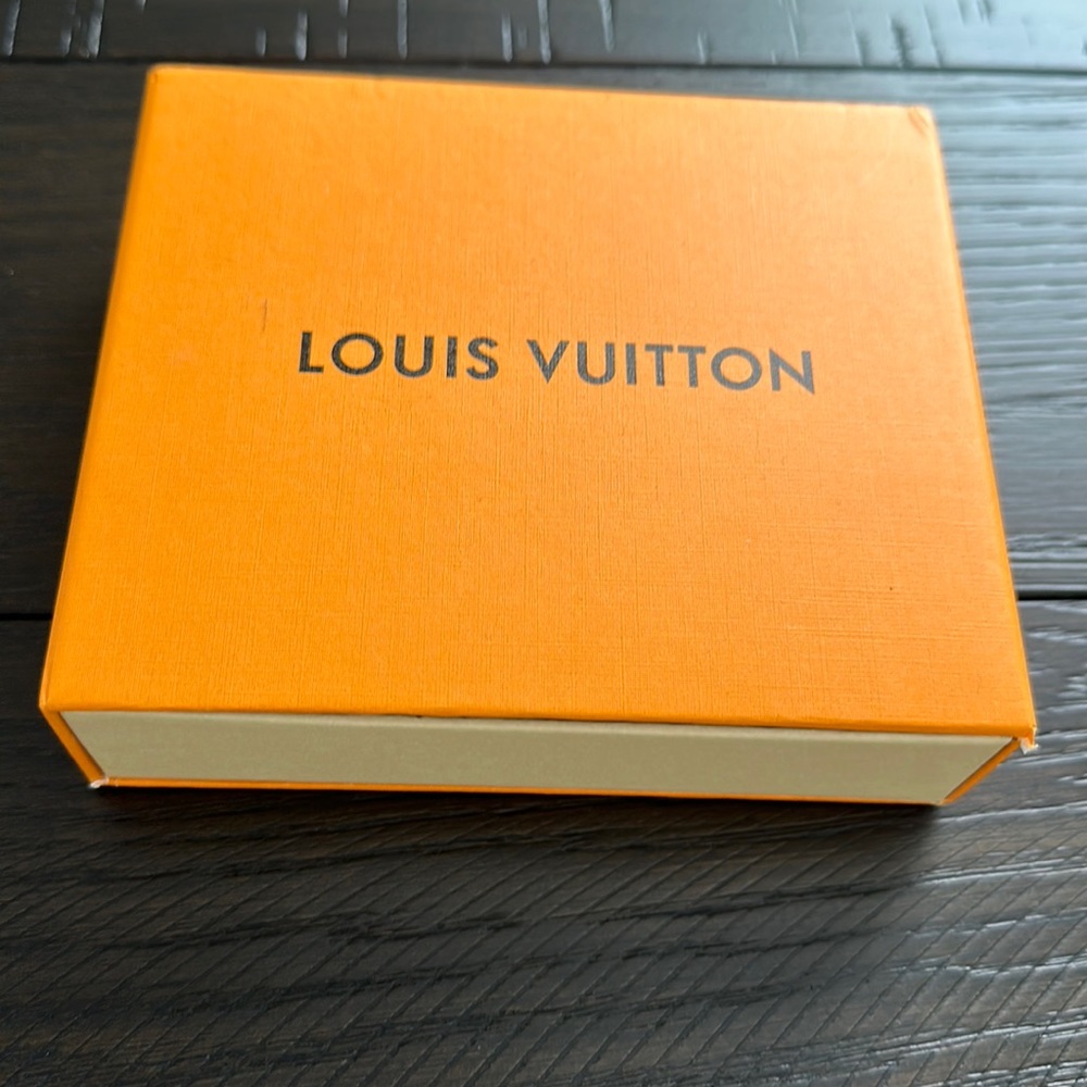 Brand new Louis Vitton white wallet from Paris store